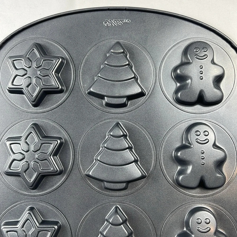 Wilson Preformed Cookie Bakeware - Christmas - Winter - Gingerbread, Tree, Star - Picture 9 of 14